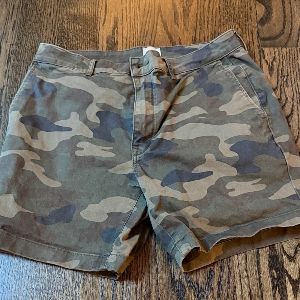 Flint and Tinder Men's Camo Cotton Shorts - Green Camo
